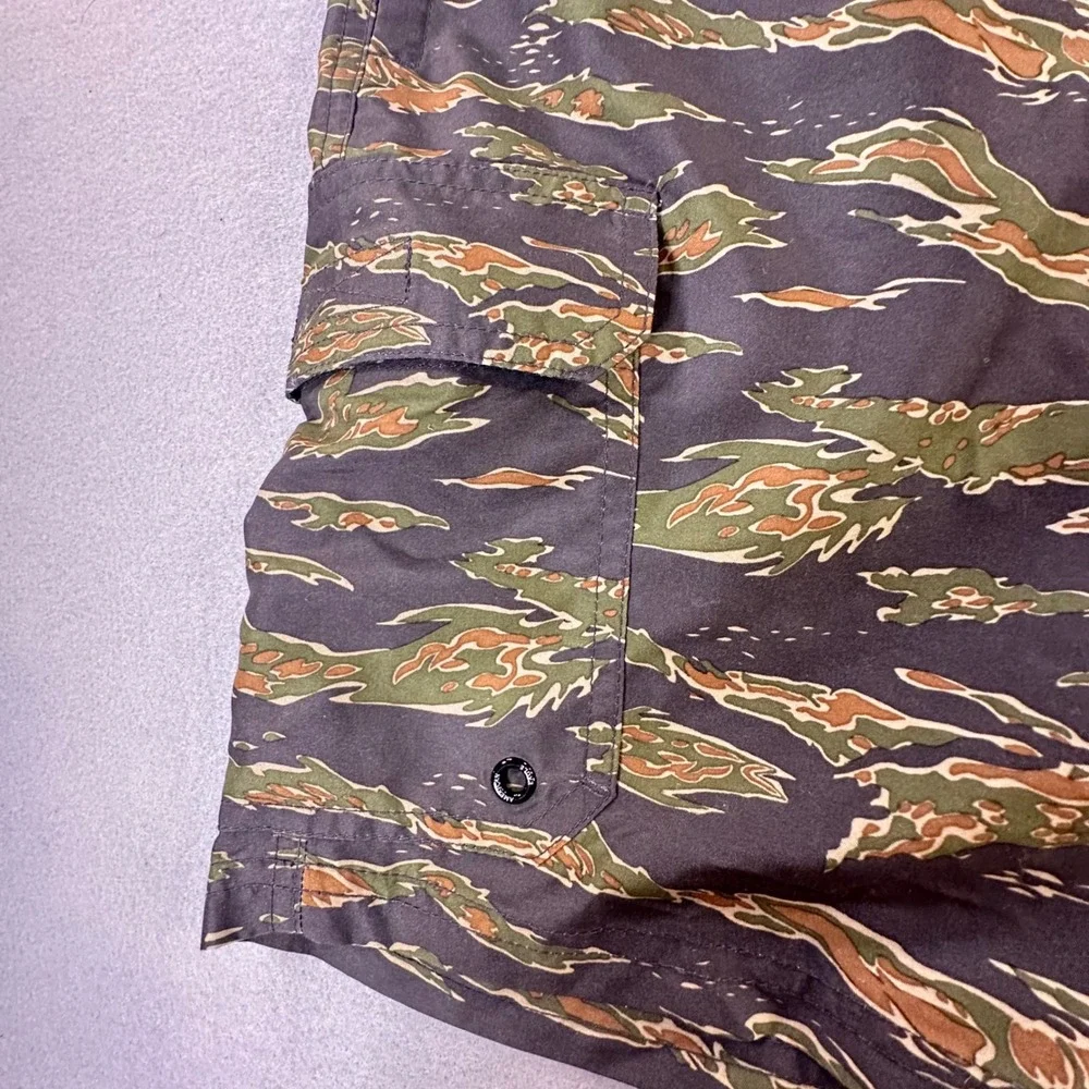 American Eagle Mens Tiger Stripe Camo Board Shorts Green Brown Swim Trunks Small